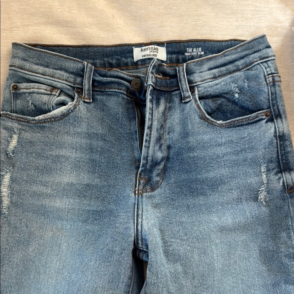 Kensie woman’s  Relaxed Fit Jeans in Blue